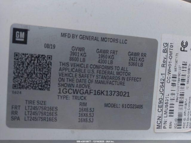 Chevrolet Express Work Van Image 7