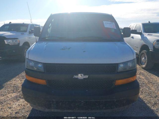 Chevrolet Express Work Van Image 8