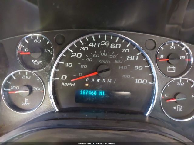 Chevrolet Express Work Van Image 14