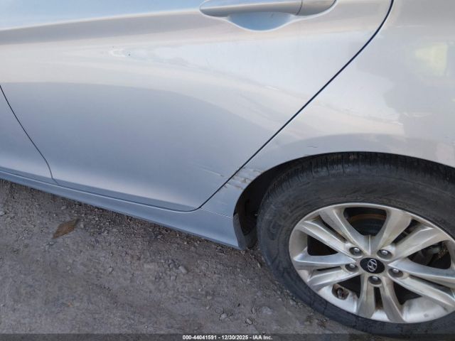 Hyundai SONATA Gls Image 4